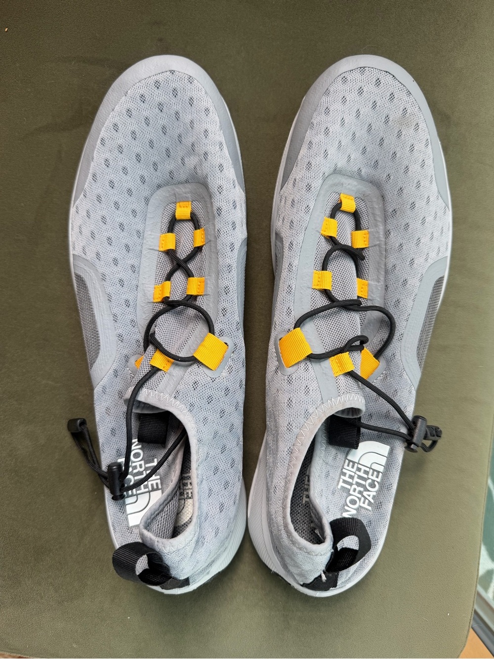 Men’s size 13, the North face water shoes